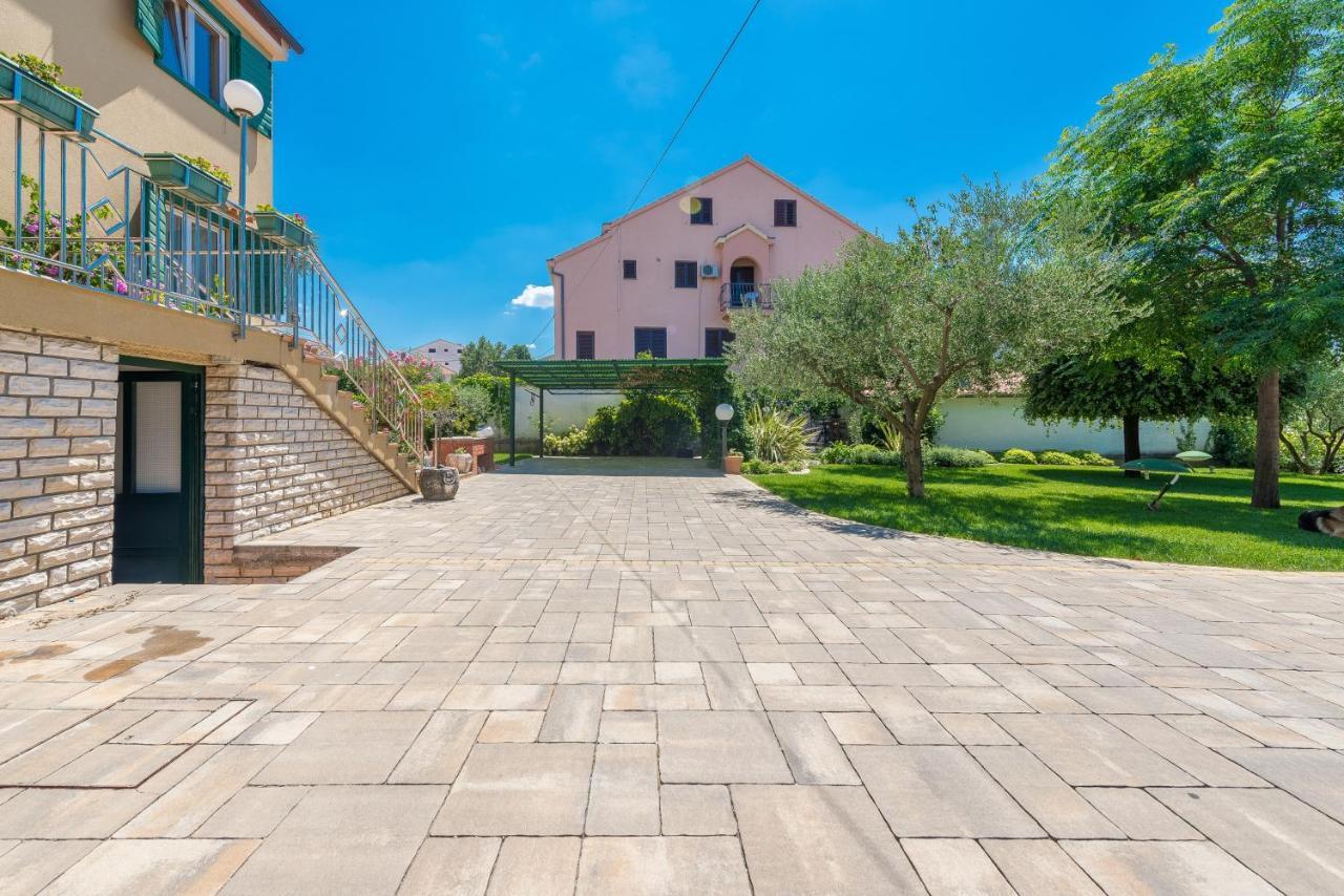 Lux Nina With Six Bedrooms, Private Pool, Sauna Willa *