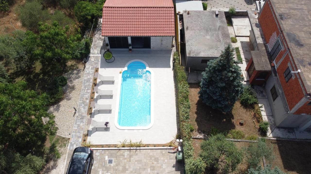 Lux Nina With Six Bedrooms, Private Pool, Sauna Willa