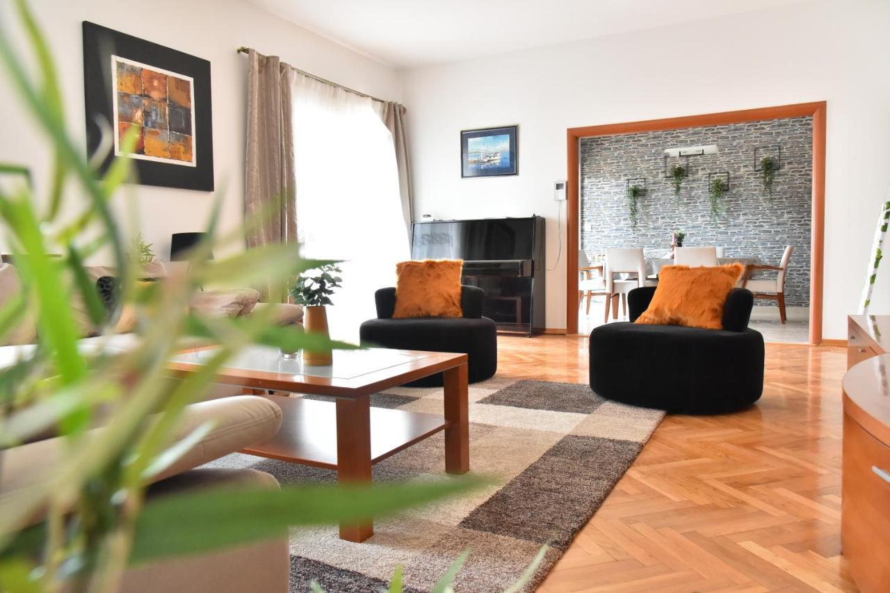 Lux Nina With Six Bedrooms, Private Pool, Sauna Willa Zadar