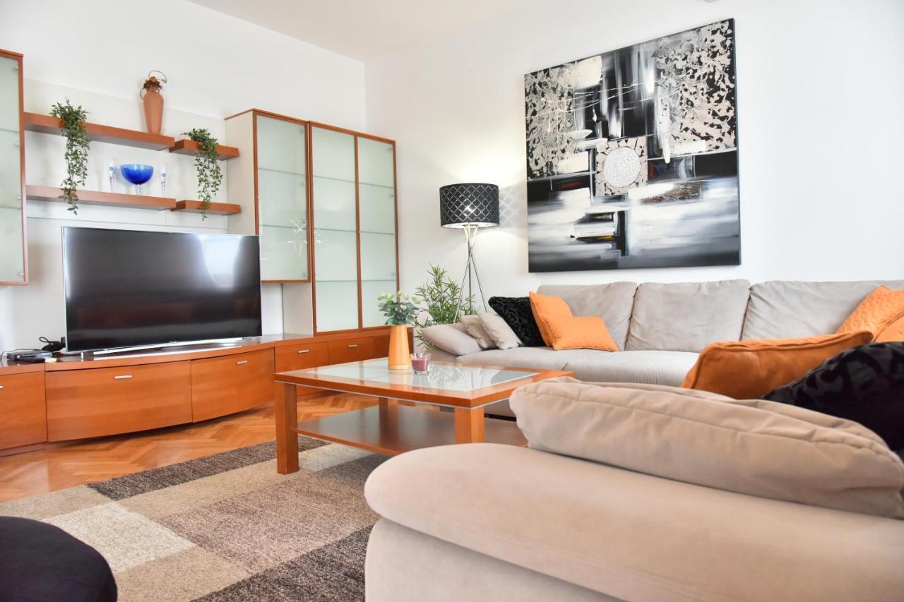 Lux Nina With Six Bedrooms, Private Pool, Sauna Willa *